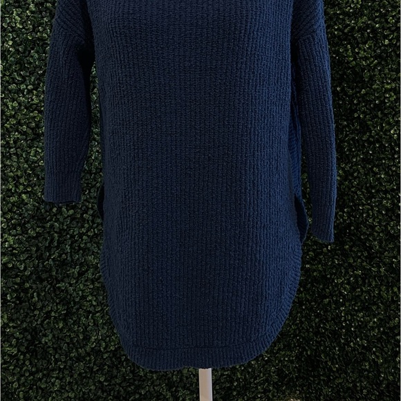 Express Sweatshirt - Picture 2 of 4